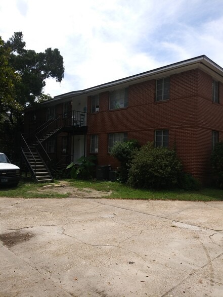 Building Photo - 2139 Spring Park Rd