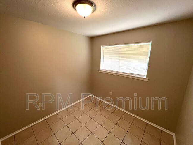 Building Photo - 6132 Pontotoc St