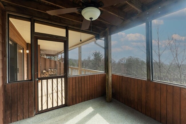 Building Photo - Lake Toxaway Condo