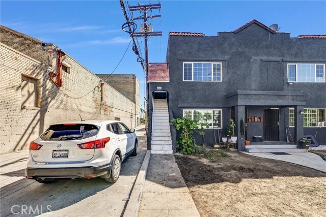 Building Photo - 924 S Sunol Dr