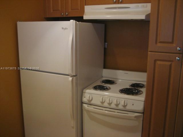 Building Photo - 10832 N Kendall Dr