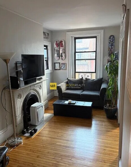Primary Photo - 170 Beacon St