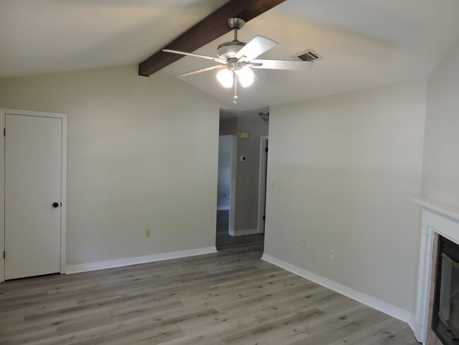 Building Photo - 311 John King Rd