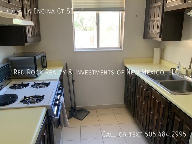 Building Photo - 4705 La Encina Ct SE