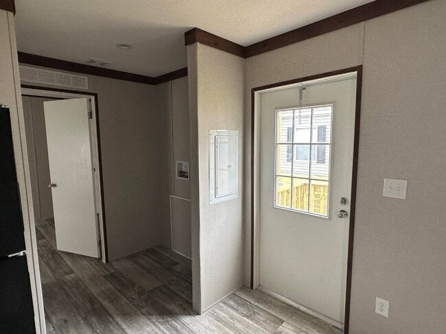 Building Photo - 3150 Plateau Dr