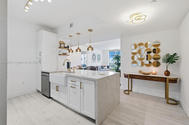 Building Photo - 951 Brickell Ave