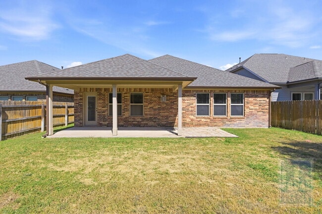Building Photo - 188 Danbark Dr