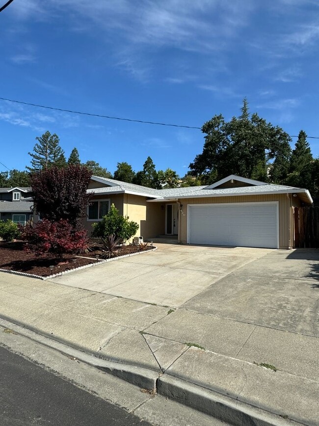 Building Photo - 430 Blue Ridge Dr
