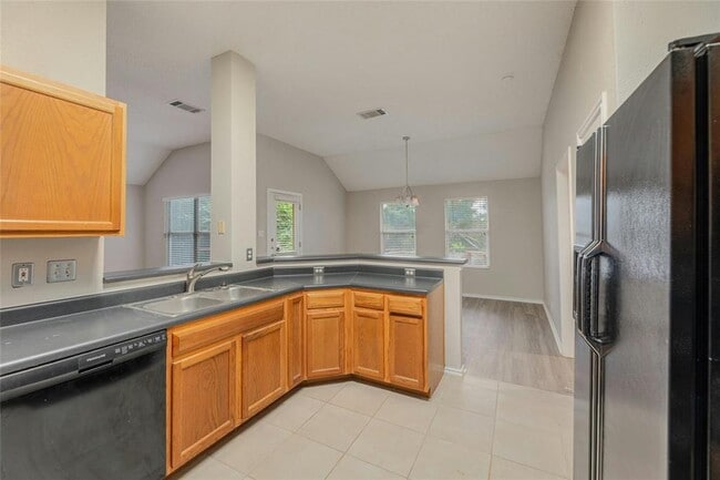 Building Photo - 8129 Hawick Dr