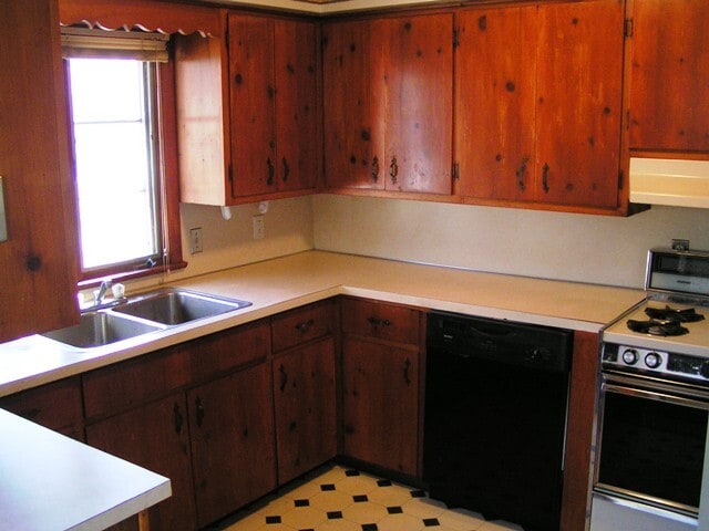 Building Photo - 1544 32nd St SW