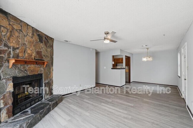 Building Photo - 455 Stara Cir