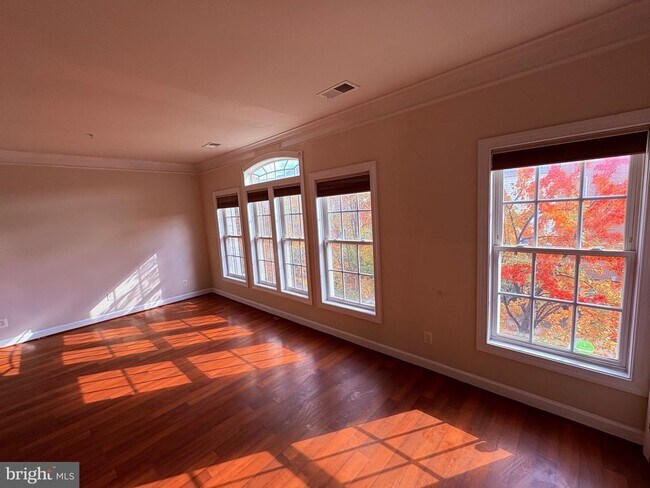 Building Photo - 635 Whetstone Glen St