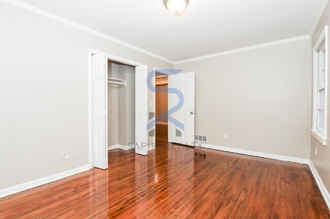 Building Photo - Move in before December 31st and choose your reward: a $250 Amazon Gift Card or a 55 Smart TV!