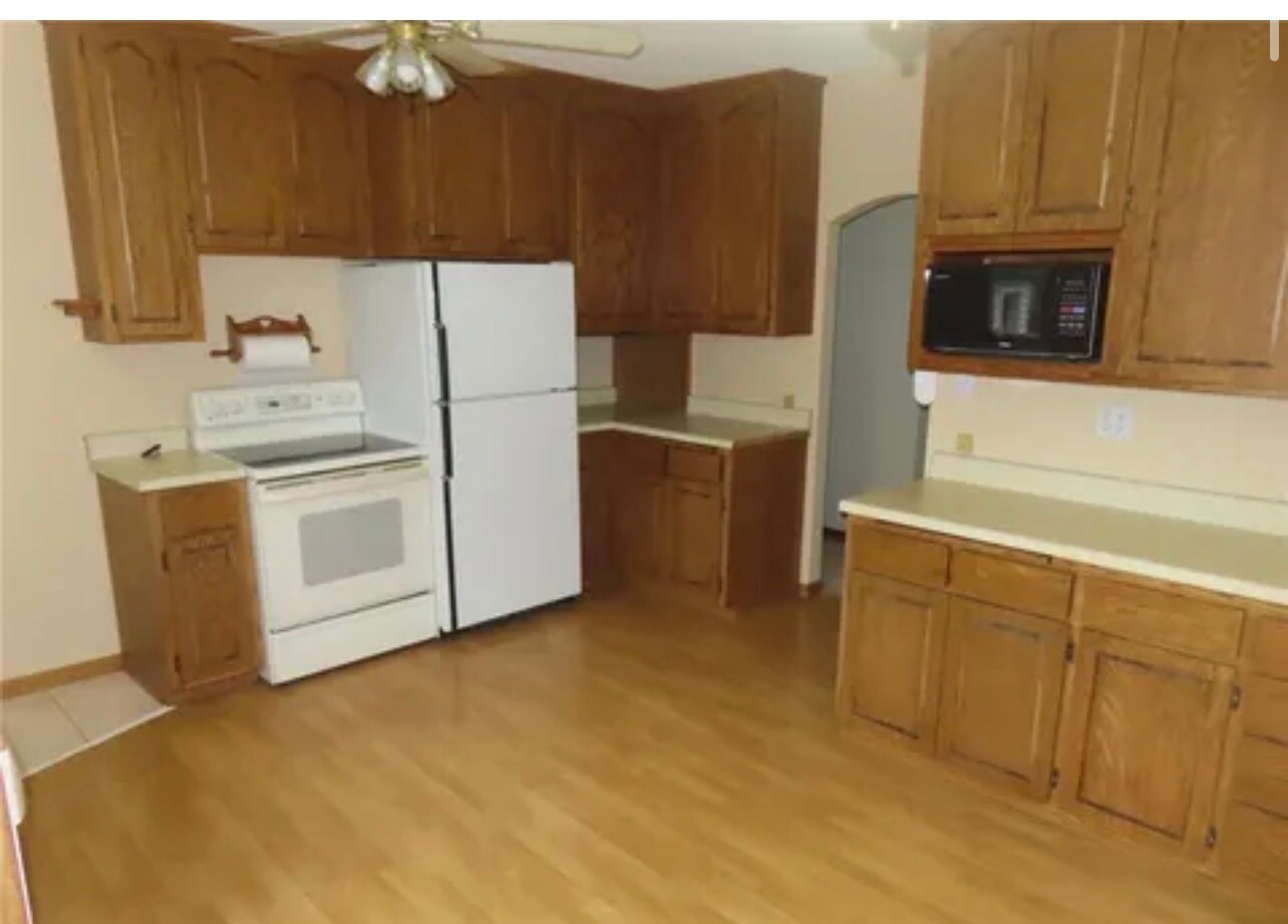 Building Photo - 11349 Elliot Ave NW