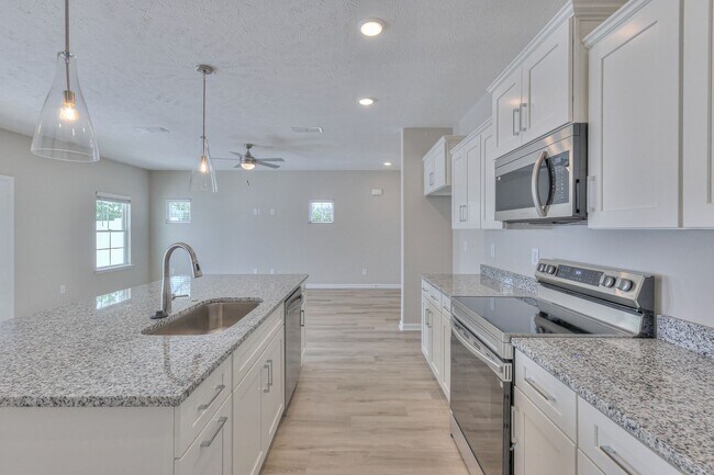Building Photo - 22 Hardwood Rd