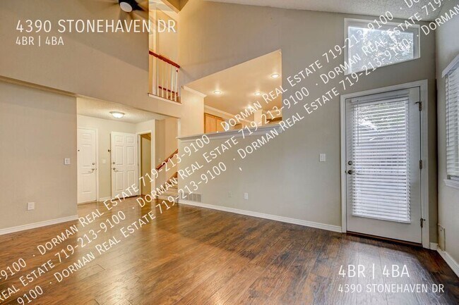 Building Photo - 4390 Stonehaven Dr