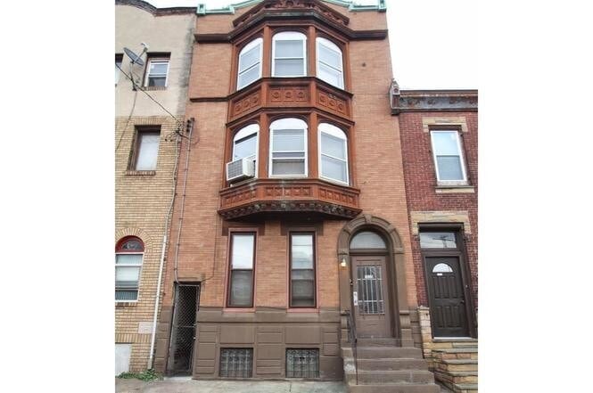 Building Photo - 2035 E Allegheny Ave