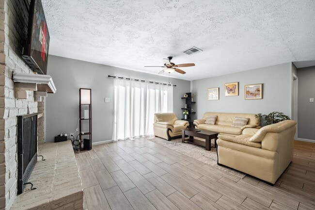 Building Photo - 9907 Towne Tower Ln