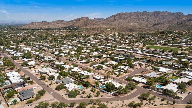 Building Photo - 3318 E Onyx Ave