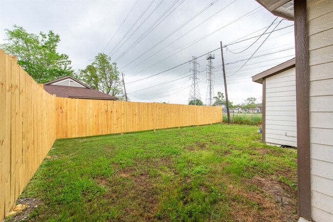 Building Photo - 11215 Munn St