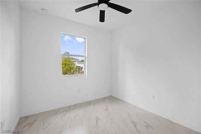 Building Photo - 1923 Sunniland Blvd