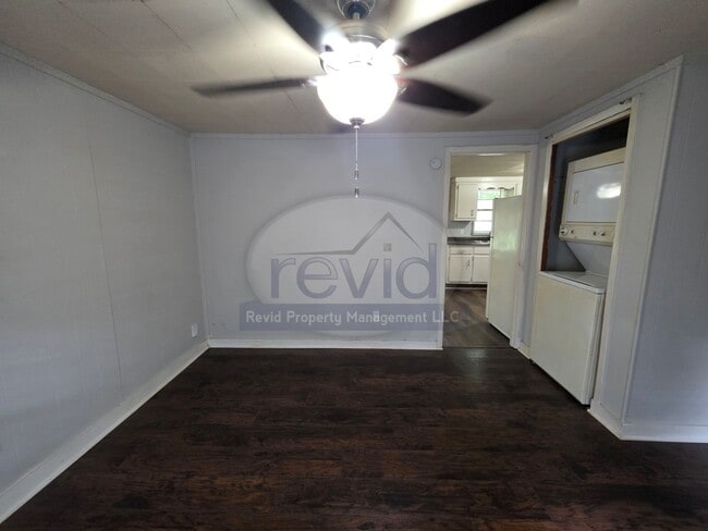 Building Photo - Great 2 Bedroom Apartment in Midtown!