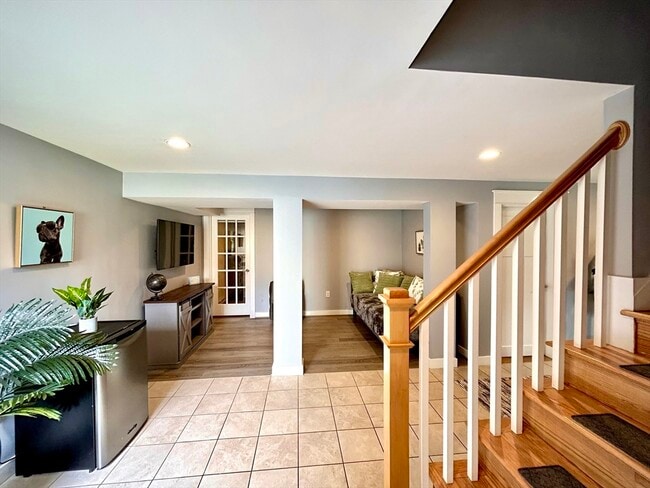 Building Photo - 19 Brigham Farm Ln