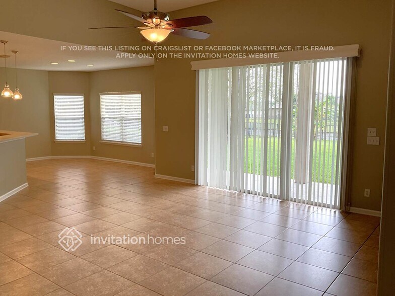 Building Photo - 741 Porta Rosa Circle