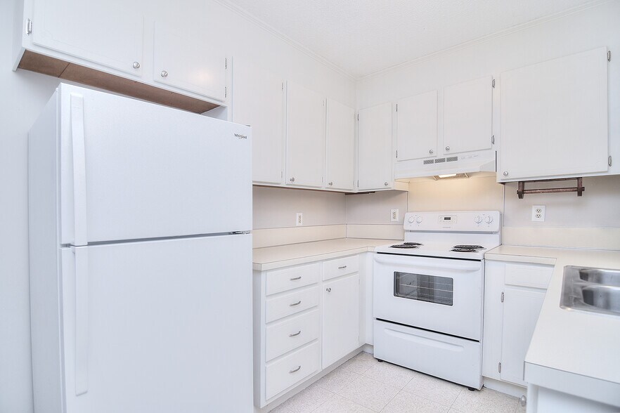 Building Photo - 345 Sunny Hill Dr