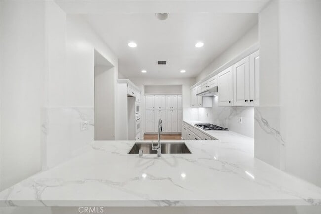 Building Photo - 236 Terra Cotta