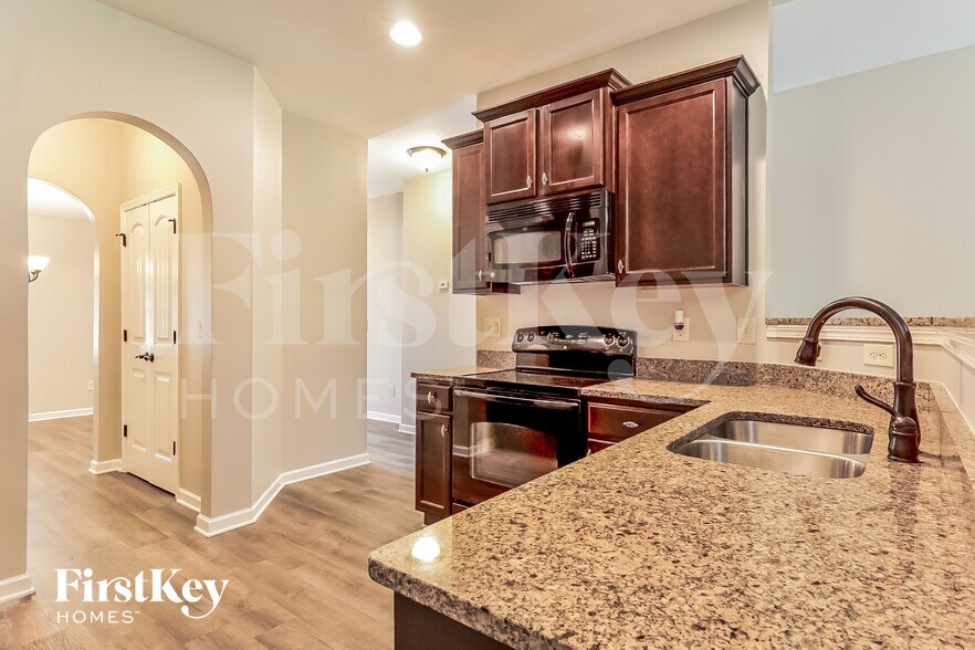 Building Photo - 321 Reed Way