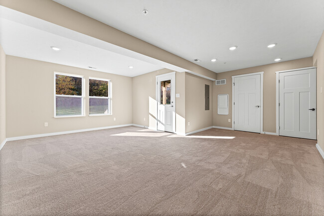 Building Photo - 709 Ravenshire Ct