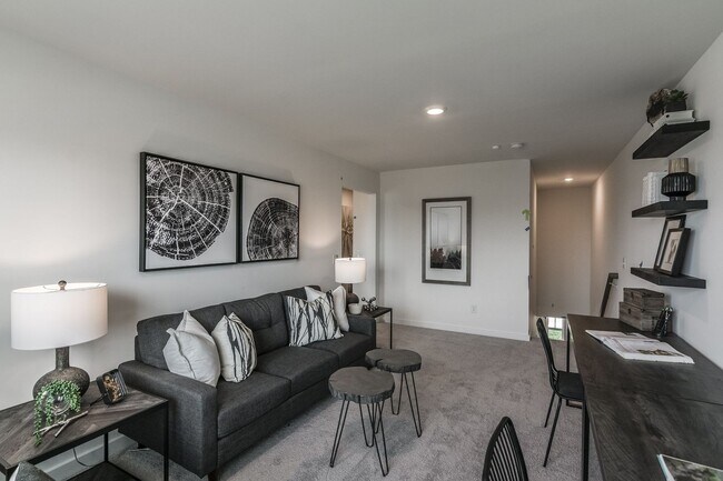 Building Photo - Modern Townhome