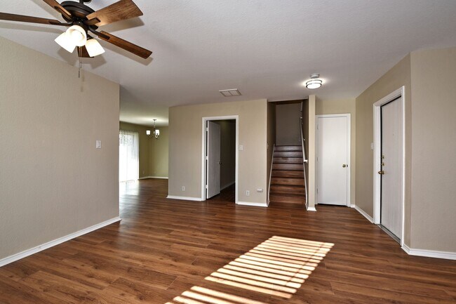 Building Photo - 4 Bedrooms!!!!! 2.5 bath and 2 attached ca...