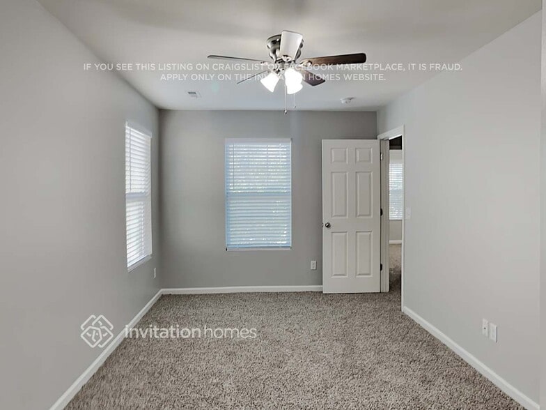 Building Photo - 6121 Fazenda Drive