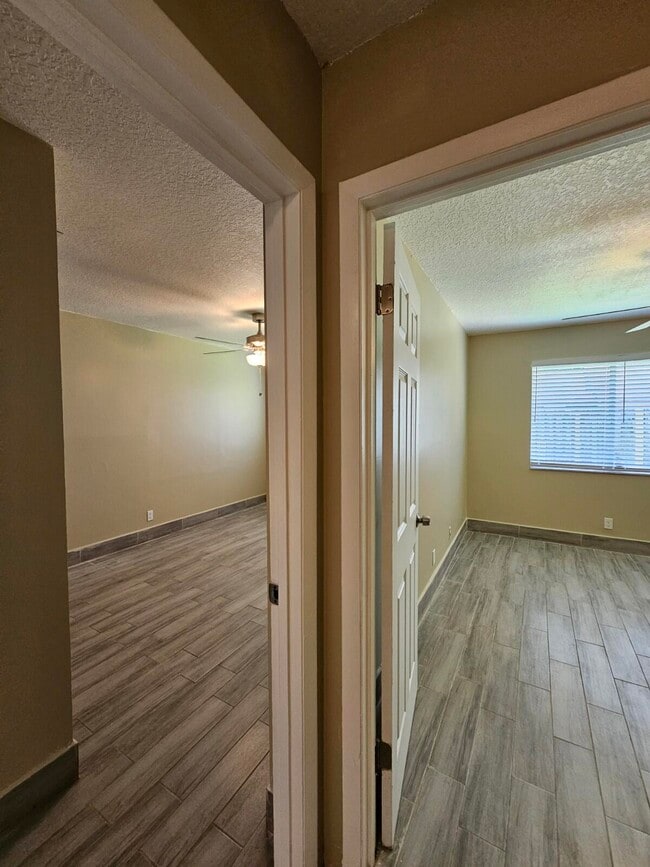 Building Photo - 4859 Orleans Ct