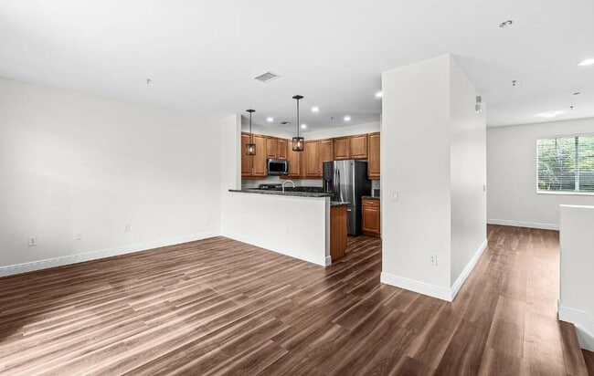 Building Photo - 536 NW 39th Cir