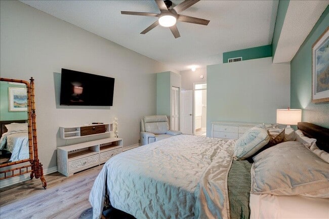 Building Photo - 10173 Andover Coach Cir