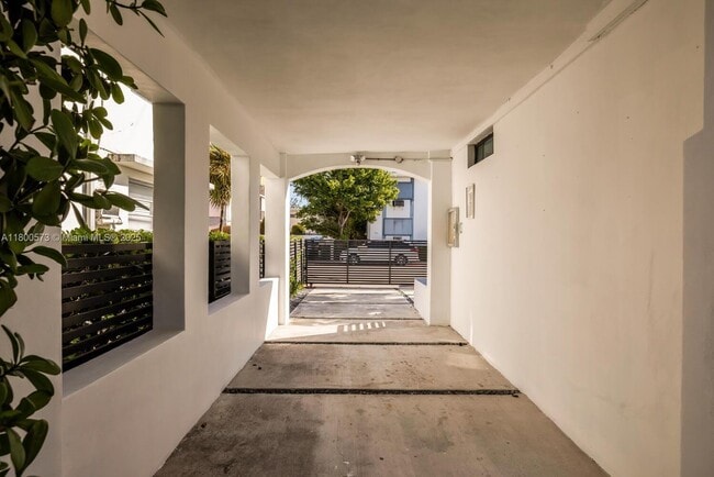 Building Photo - 7910 Byron Ave