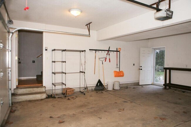 Building Photo - Cheney Home