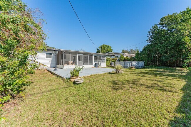 Building Photo - 1533 Bonair St