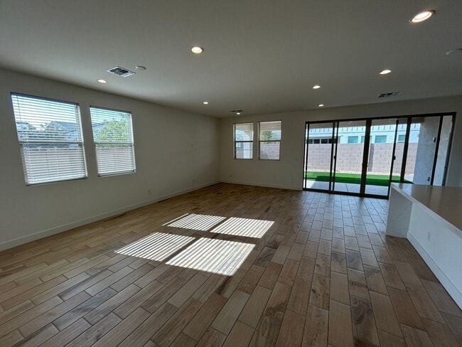 Building Photo - 11806 N Loma Linda St