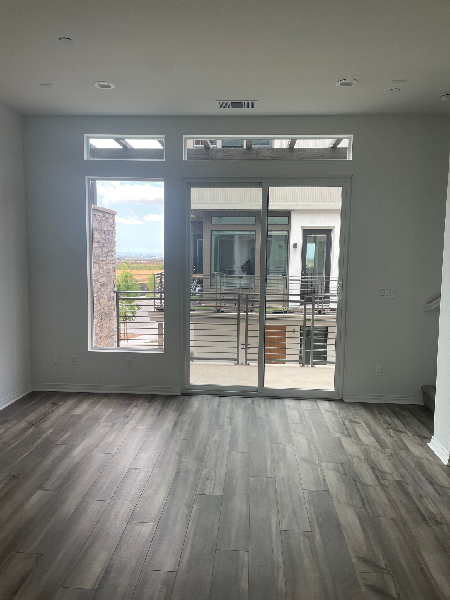 Building Photo - 136 Sawbuck