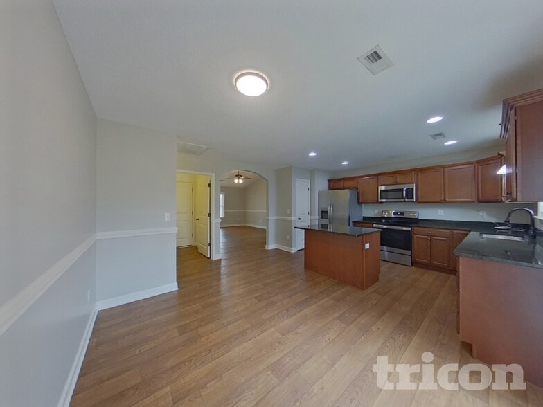 Building Photo - 613 Slippery Moss Dr