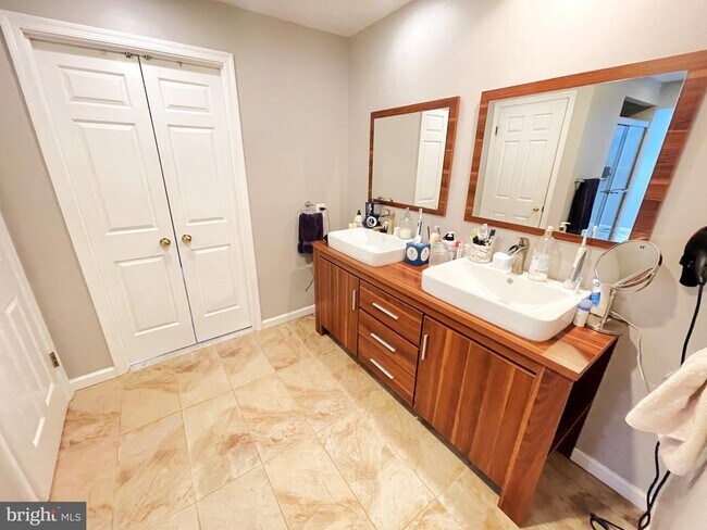 Building Photo - 13209 Lantern Hollow Dr