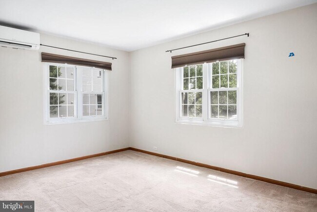 Building Photo - 1535 Mt Eagle Pl
