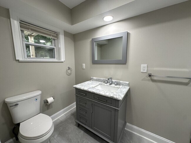 Building Photo - 362 Palisades Avenue