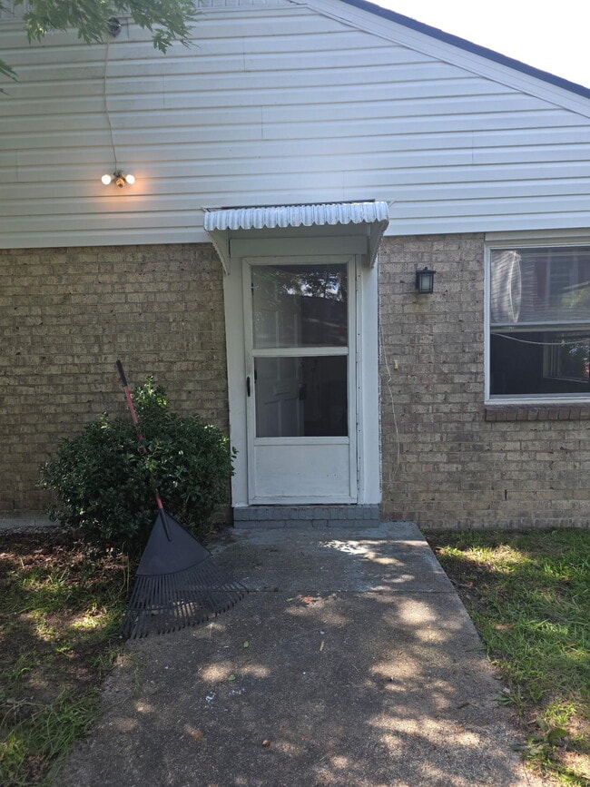 Building Photo - 2304 Winston Way