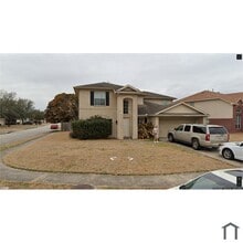 Building Photo - 815 Hillock Bluff Cir