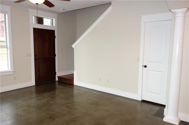 Building Photo - 8318 Bowling Green Dr